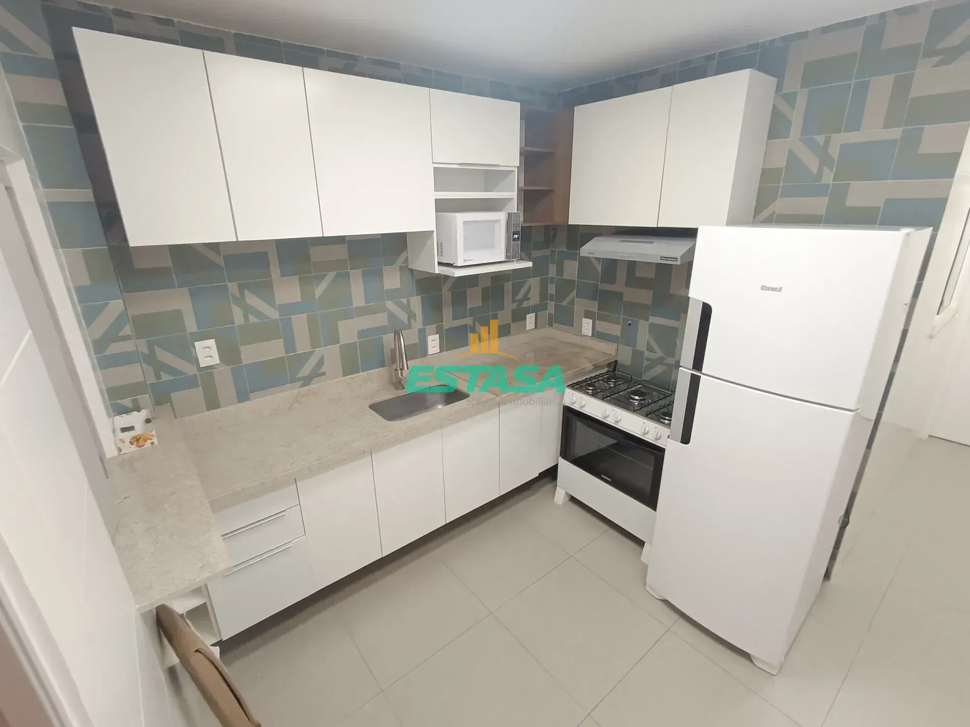Furnished apartment with 3 bedrooms and 2 bathrooms — photo 25