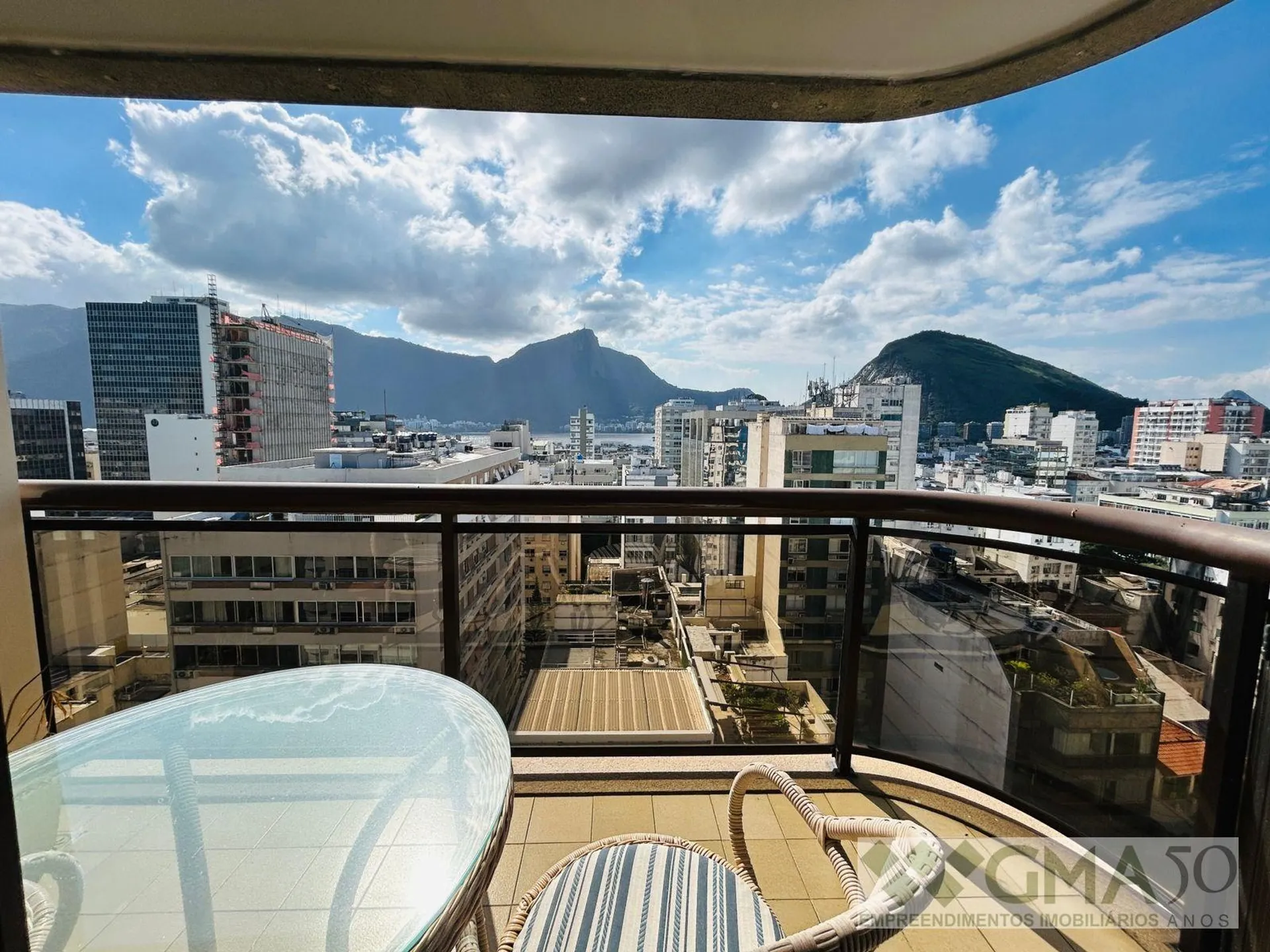 Furnished 87 m² apartment with open-plan kitchen and suite — photo 10