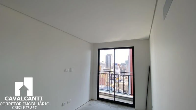 Glass-enclosed balcony in a 2-bedroom apartment, 99 m² — photo 8