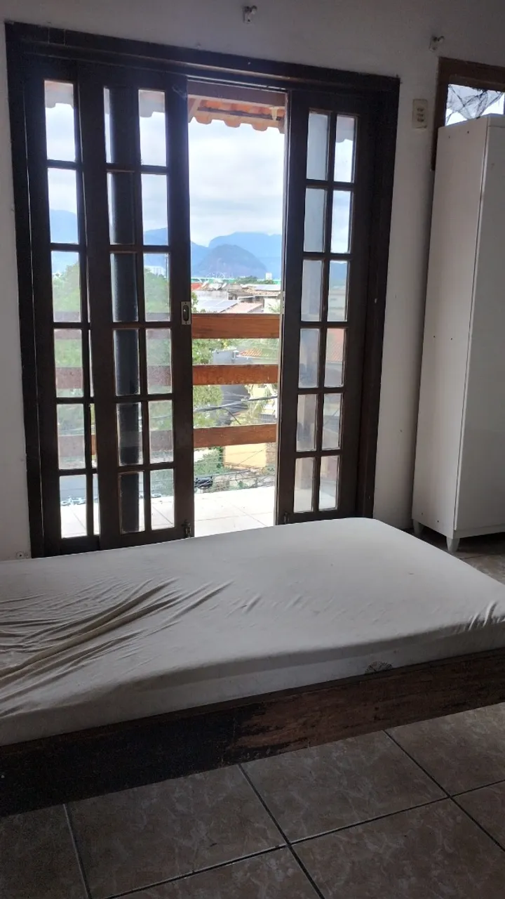 Kitnet sem vaga, com 1 quarto e cozinha a gás