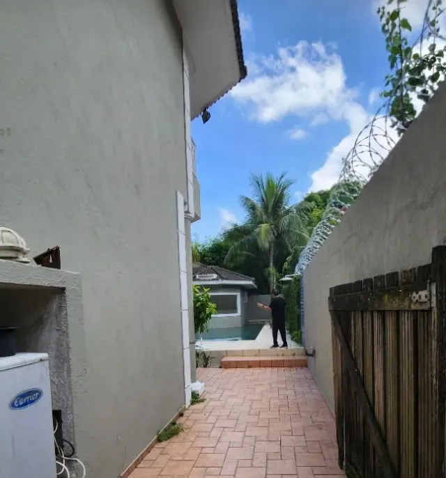 Casa com janelas do piso ao teto, Barra da Tijuca — photo 3