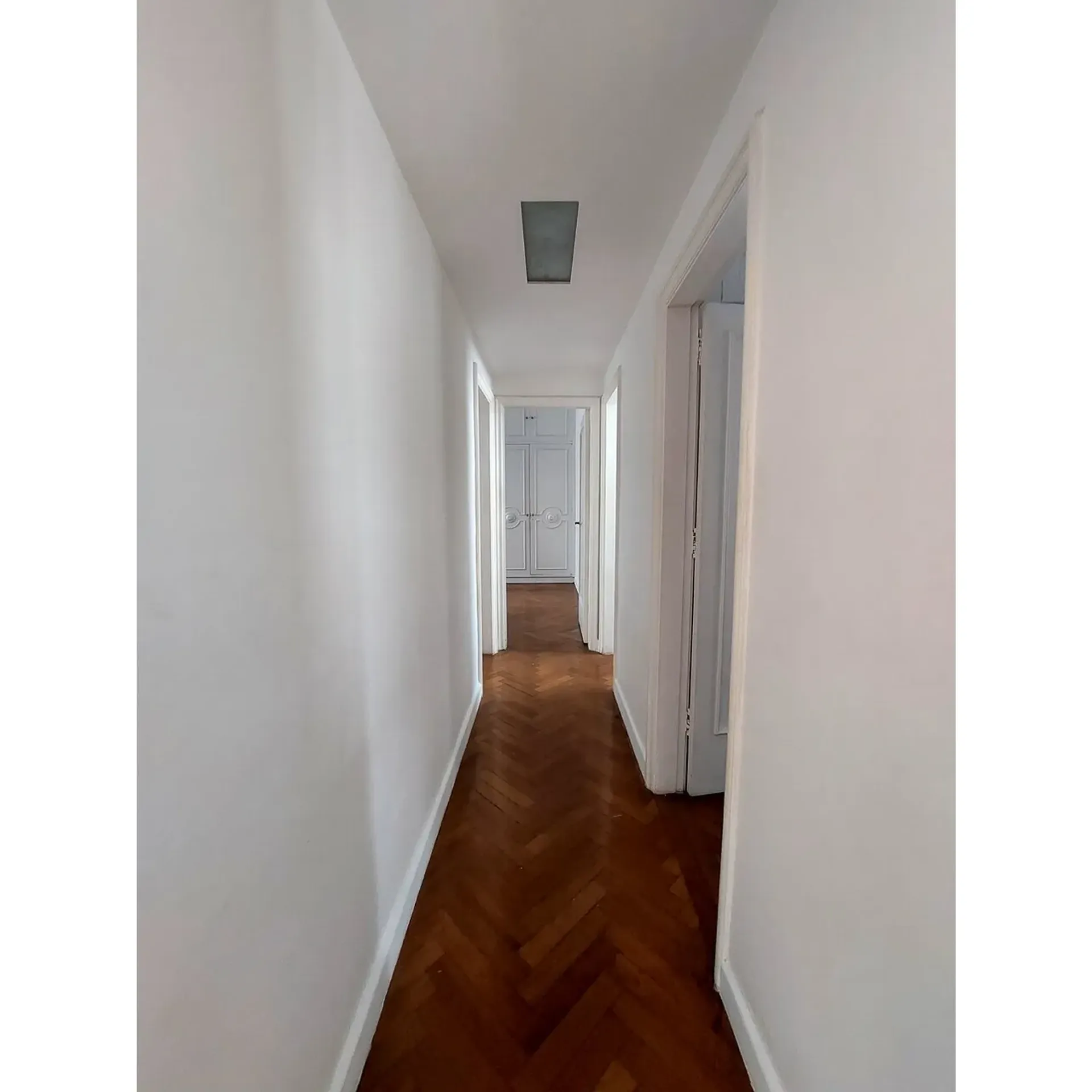 Home office in a 3-bedroom apartment, 132 m² — photo 29