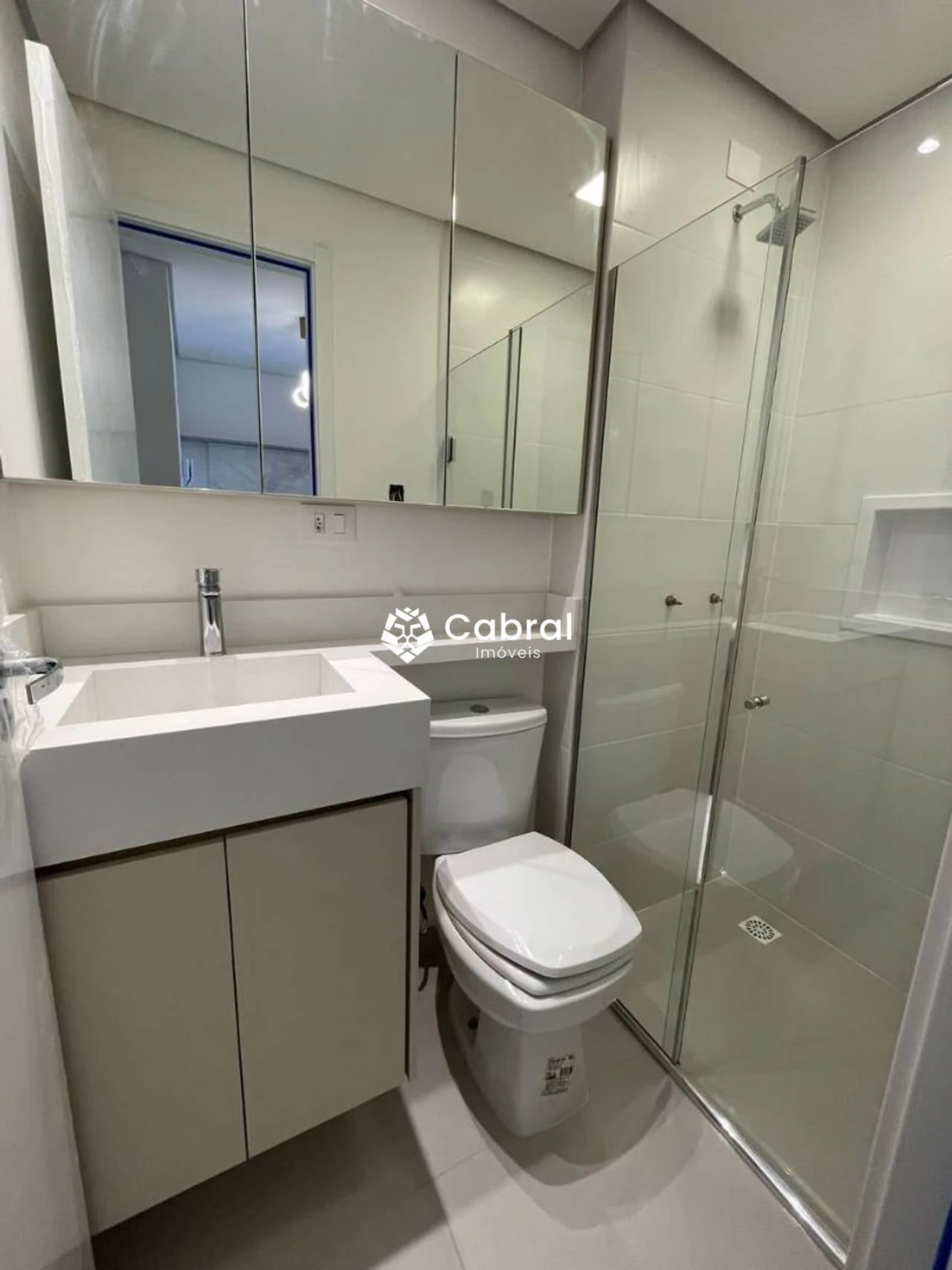 Furnished apartment, 34 m², with a glass-enclosed balcony — photo 12