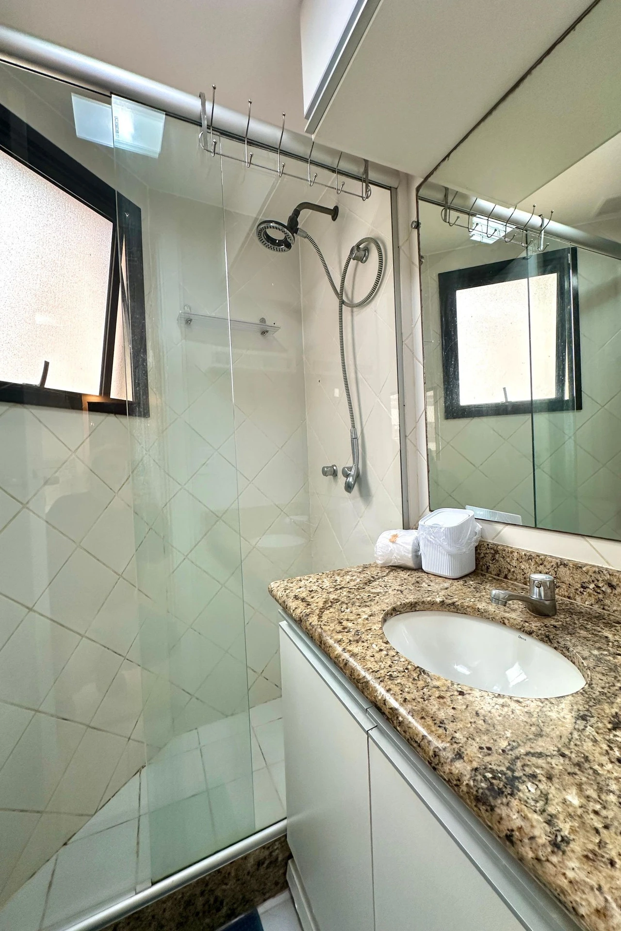 Furnished apartment with an open kitchen and 2 en-suite bedrooms — photo 16