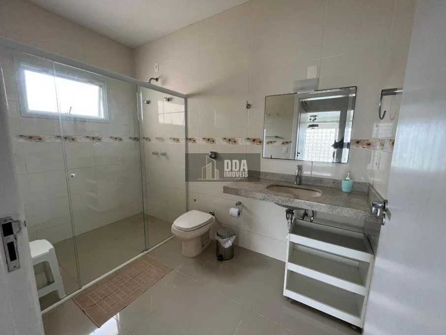 3-bedroom house, all with their own bathrooms, 260 m² — photo 21