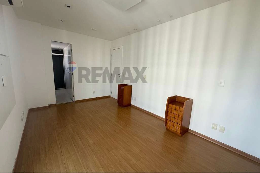 Furnished 4-bedroom apartment with 246 m² — photo 11