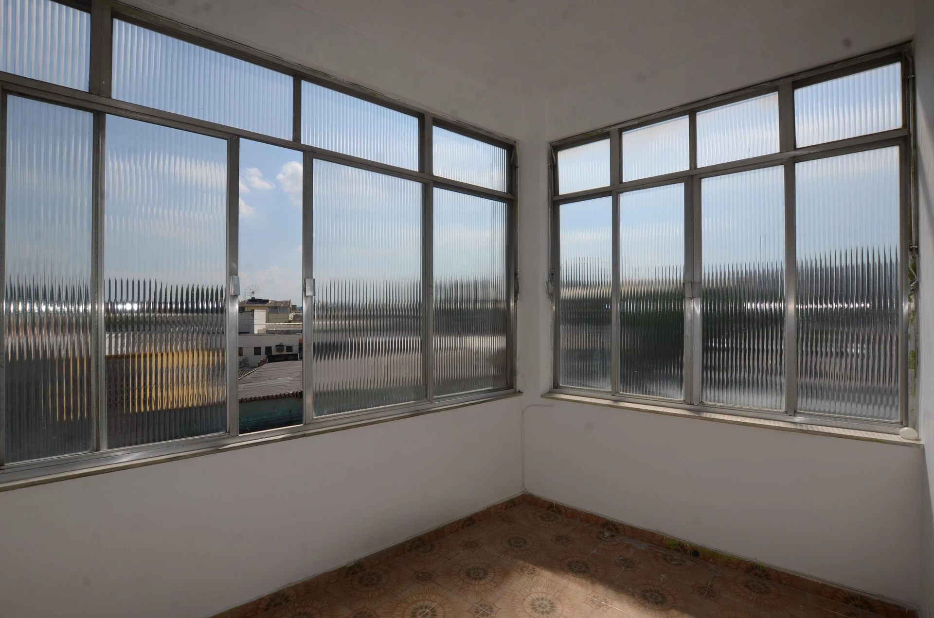 Unfurnished rental apartment with 2 bedrooms — photo 38