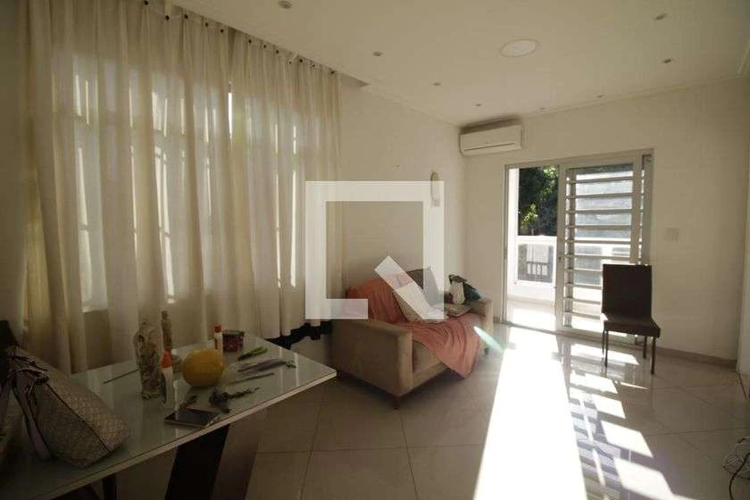 Casa de 381 m² com 7 quartos, 4 banheiros e jardim — photo 21