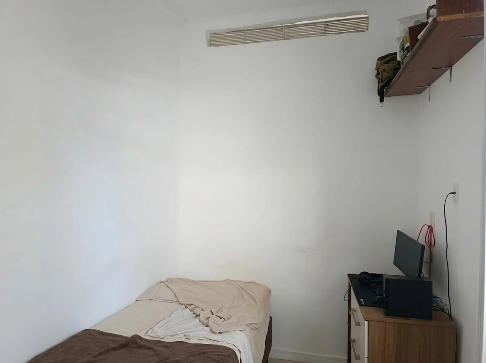 Wood or laminate floors in a 2-bedroom apartment, 51 m² — photo 3
