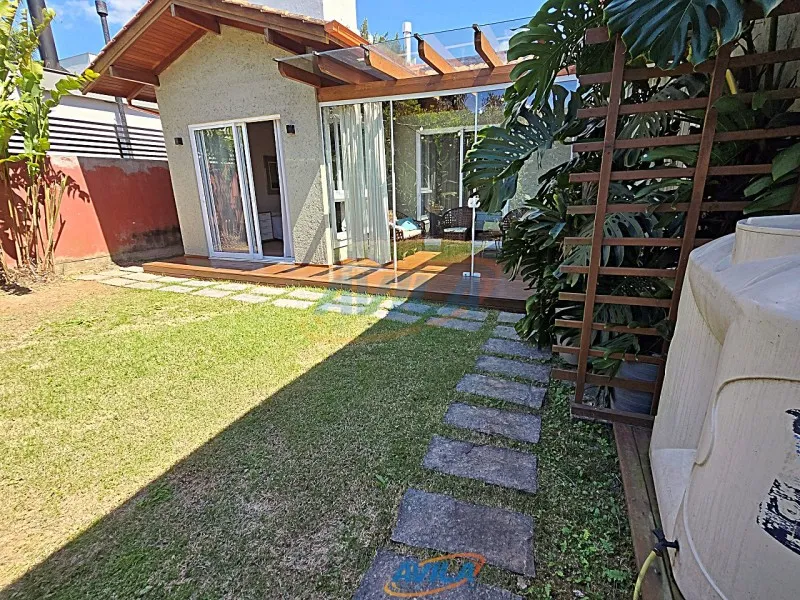 Casa mobiliada com 4 quartos e cozinha em conceito aberto — photo 15