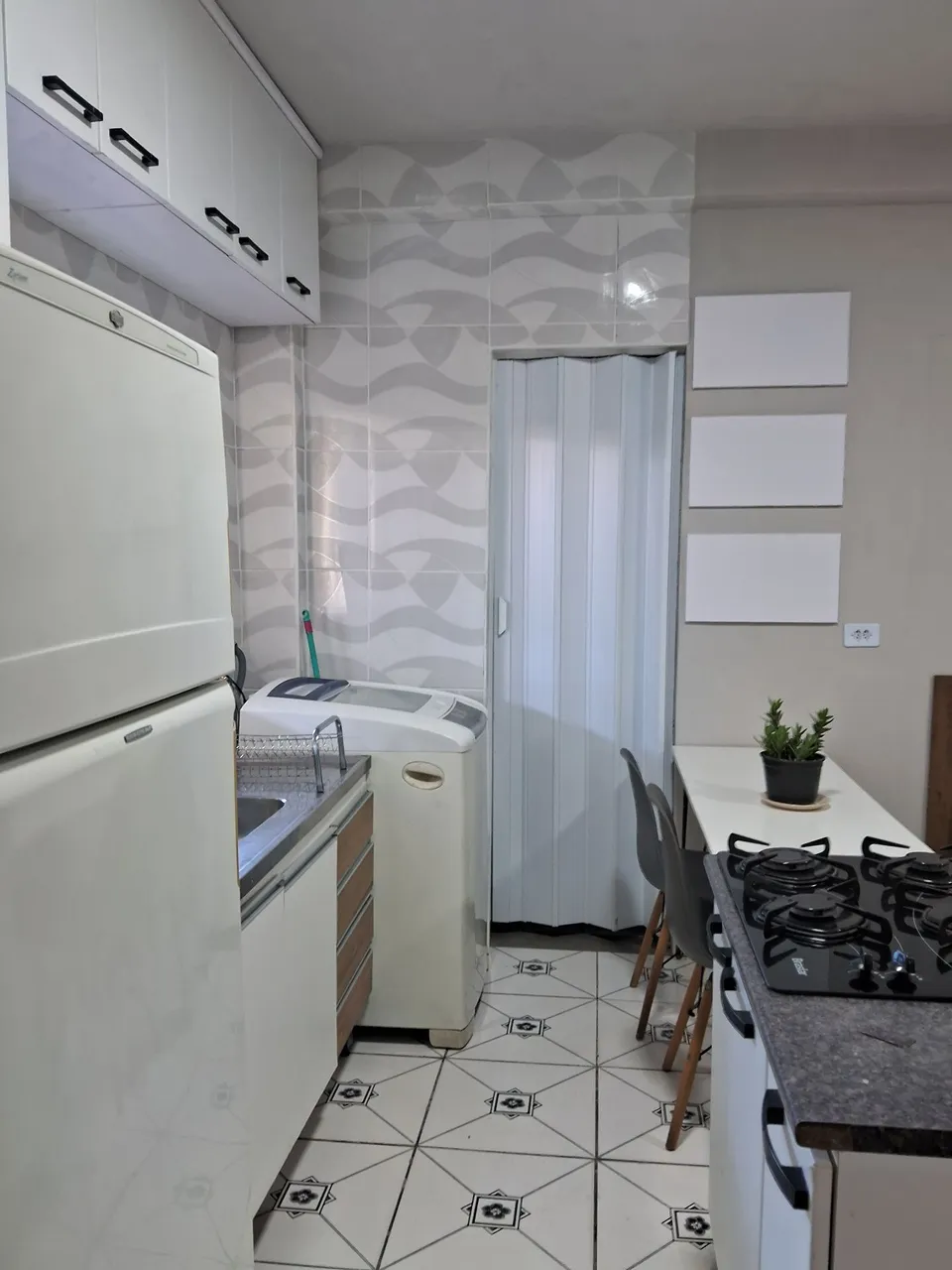 Furnished studio with 1 bedroom and 1 bathroom — photo 16