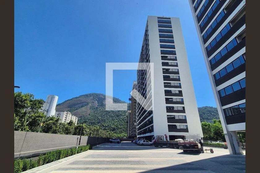Apartamento para locação com janelas do chão ao teto — photo 41