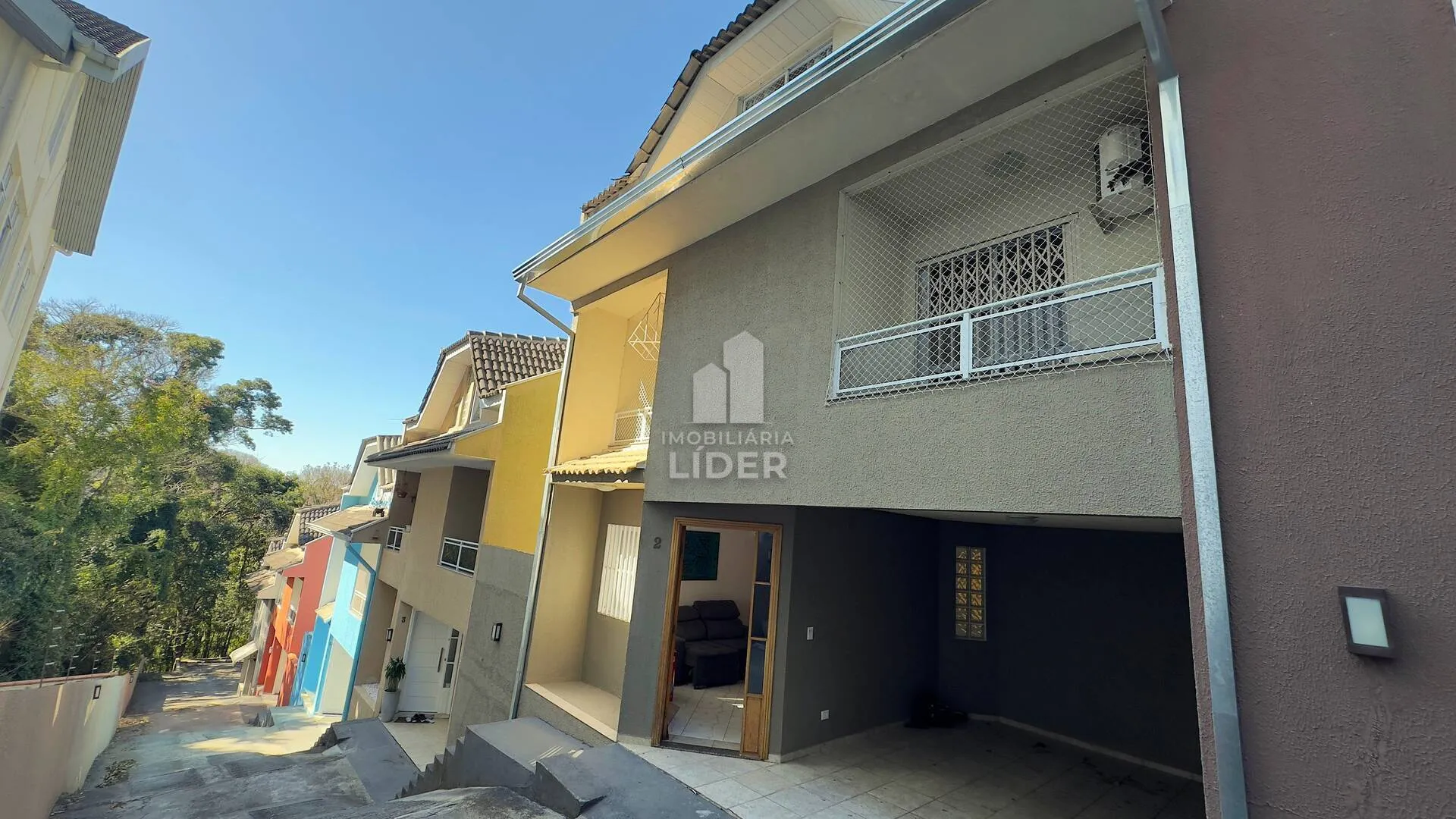 3-bedroom house with a home office in Curitiba — photo 25