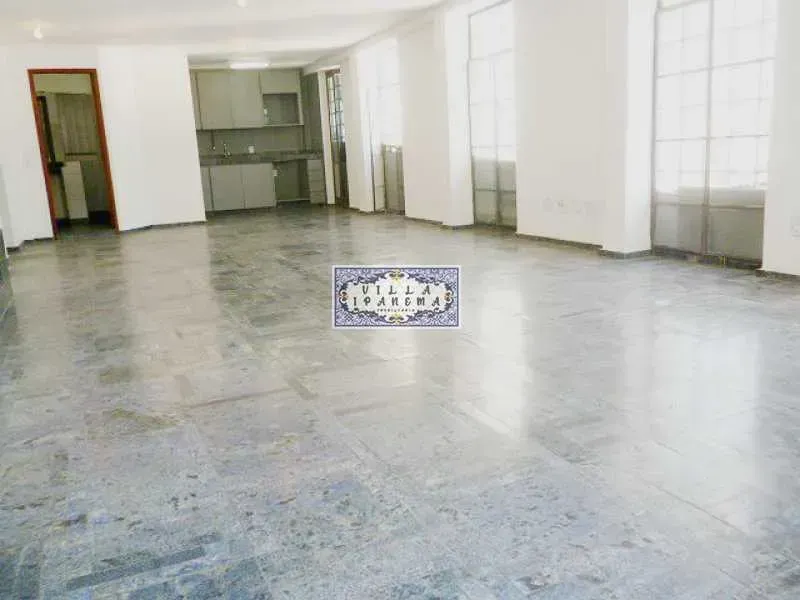 Unfurnished house with 4 bedrooms and 5 bathrooms — photo 17