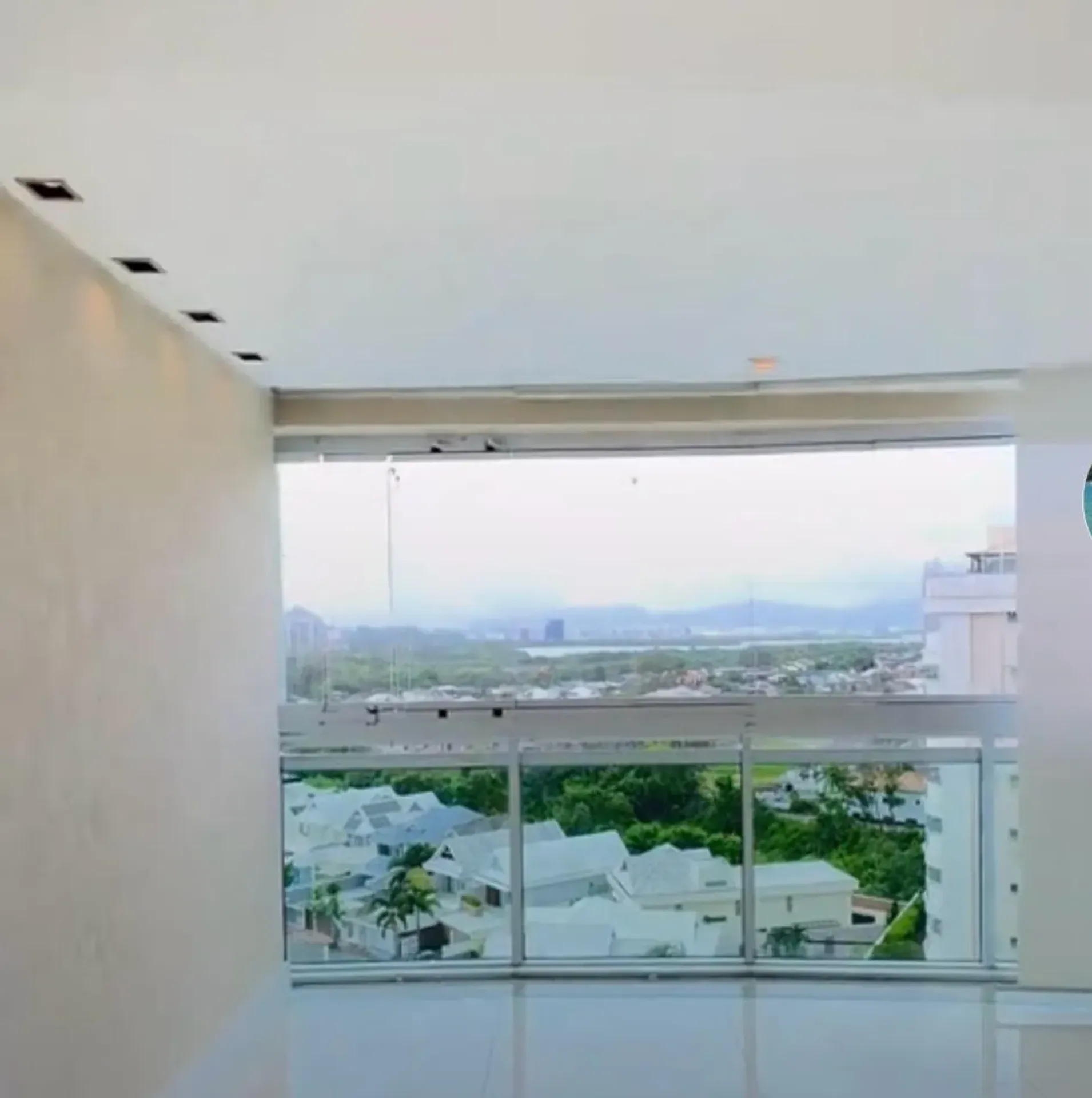 Apartamento com 4 quartos e cozinha fechada a gás — photo 40