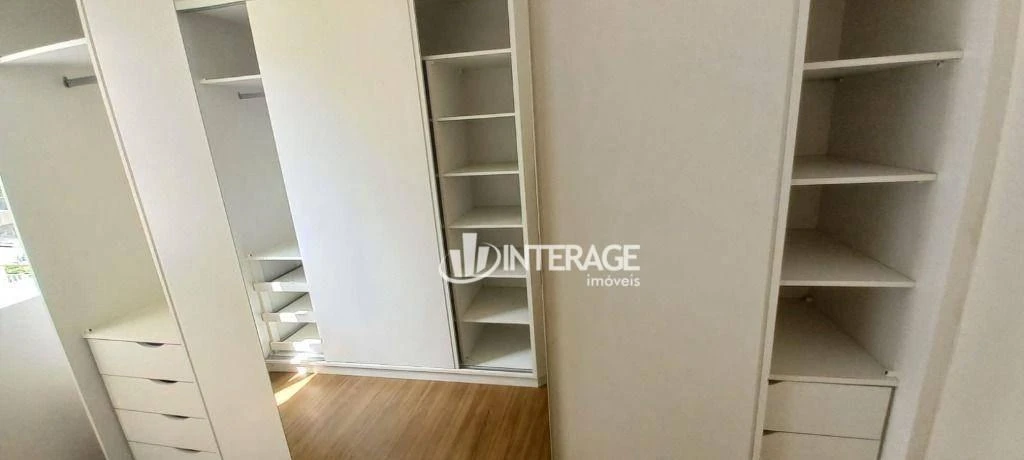 3-bedroom apartment with wood or laminate floors in Curitiba — photo 16