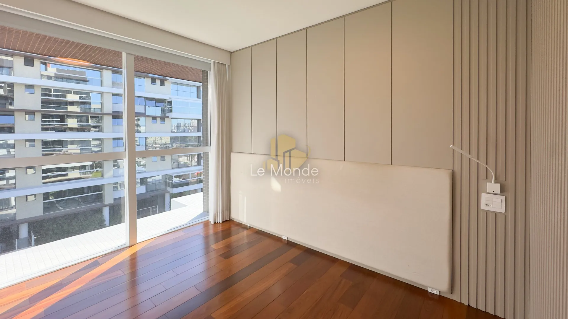Duplex apartment with 3 bedrooms and 156 m² — photo 32