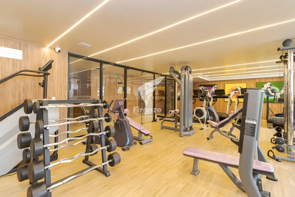 Apartamento mobiliado com cozinha integrada e varanda fechada — photo 40