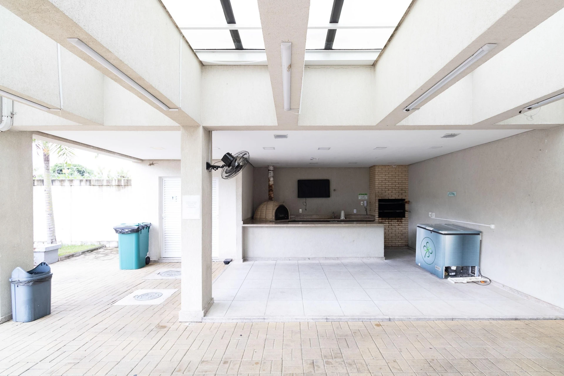Renting apartment with 4 bedrooms and 3 bathrooms — photo 73
