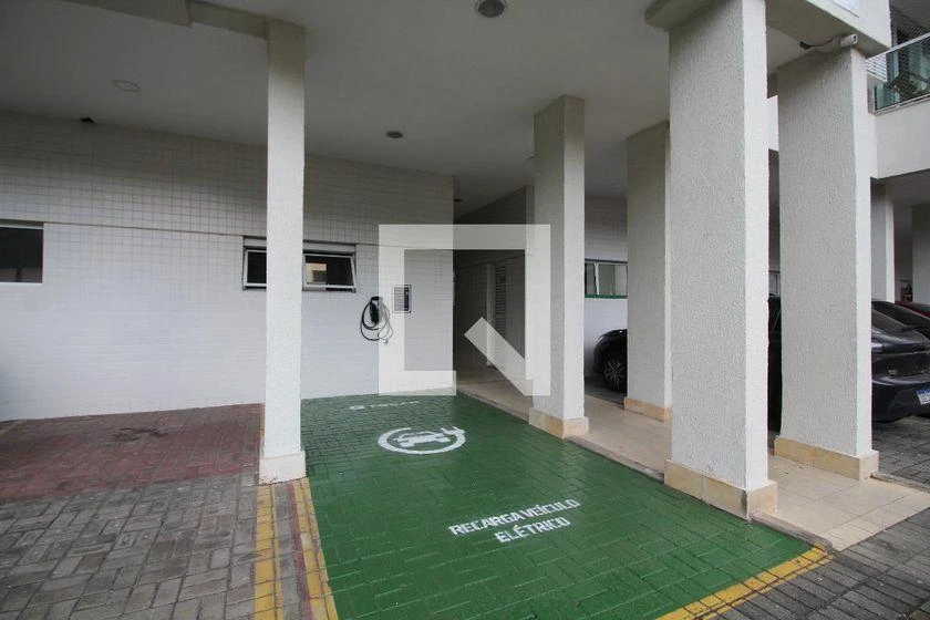 Apartamento amueblado de 3 dormitorios con balcón acristalado — photo 14