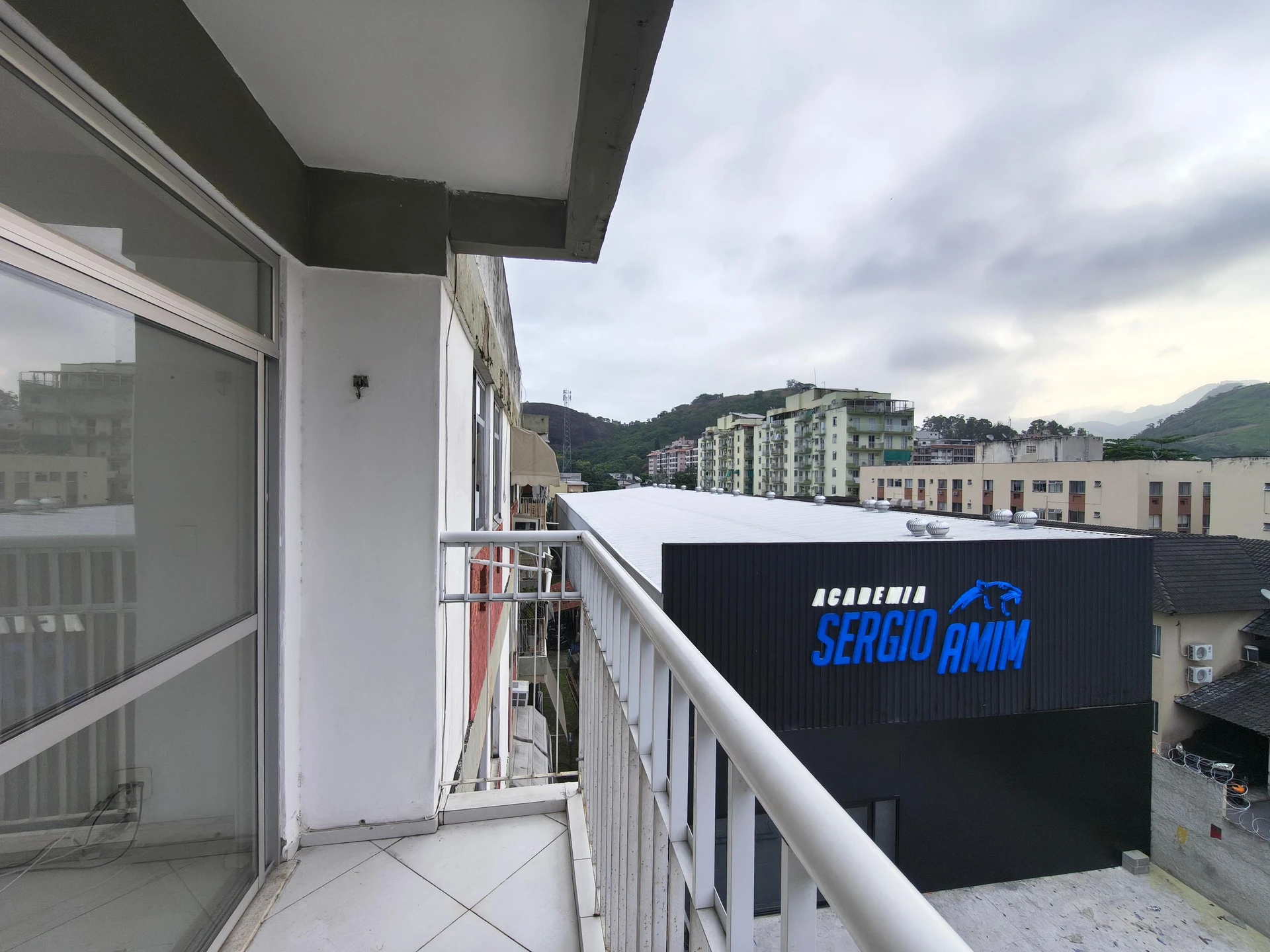 Mountain view in a 2-bedroom apartment, 60 m² — photo 13