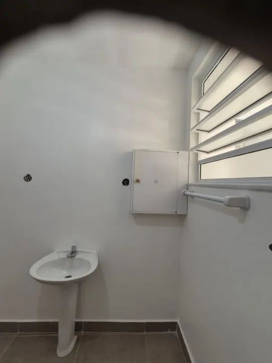 80 m² apartment with 3 bedrooms, 2 bathrooms — photo 17