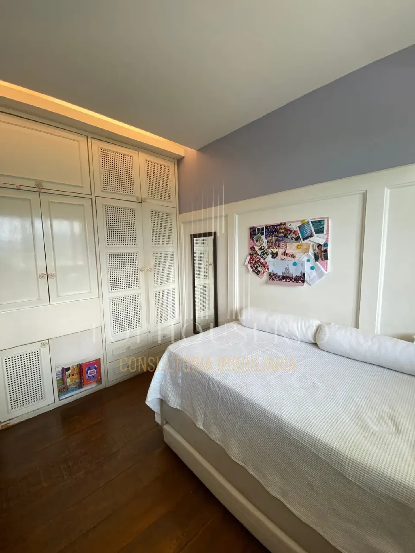 Furnished penthouse with 3 bedrooms and 4 bathrooms — photo 31