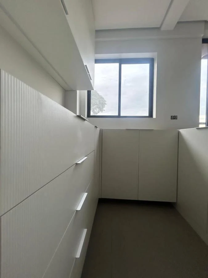 Furnished apartment, 160 m², with floor-to-ceiling windows — photo 2