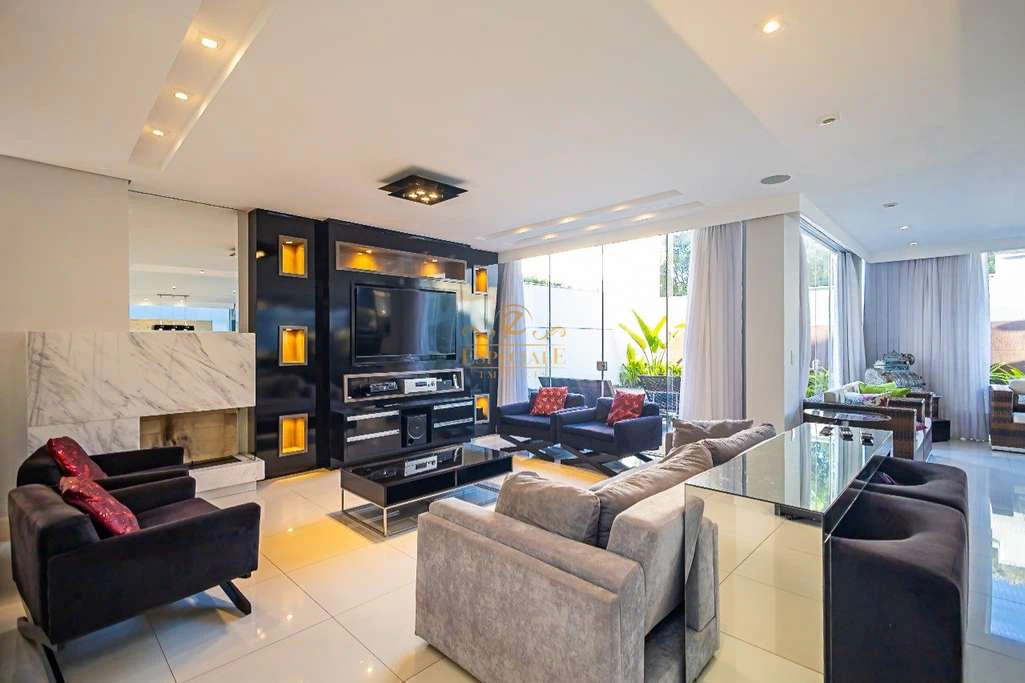 House with private garden and BBQ plus 3 en-suites — photo 3