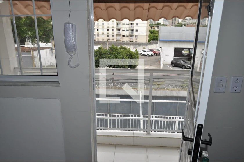 Unfurnished studio with balcony and private garden — photo 9