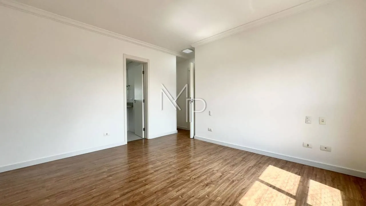 3-bedroom apartment with a grill on the balcony — photo 18