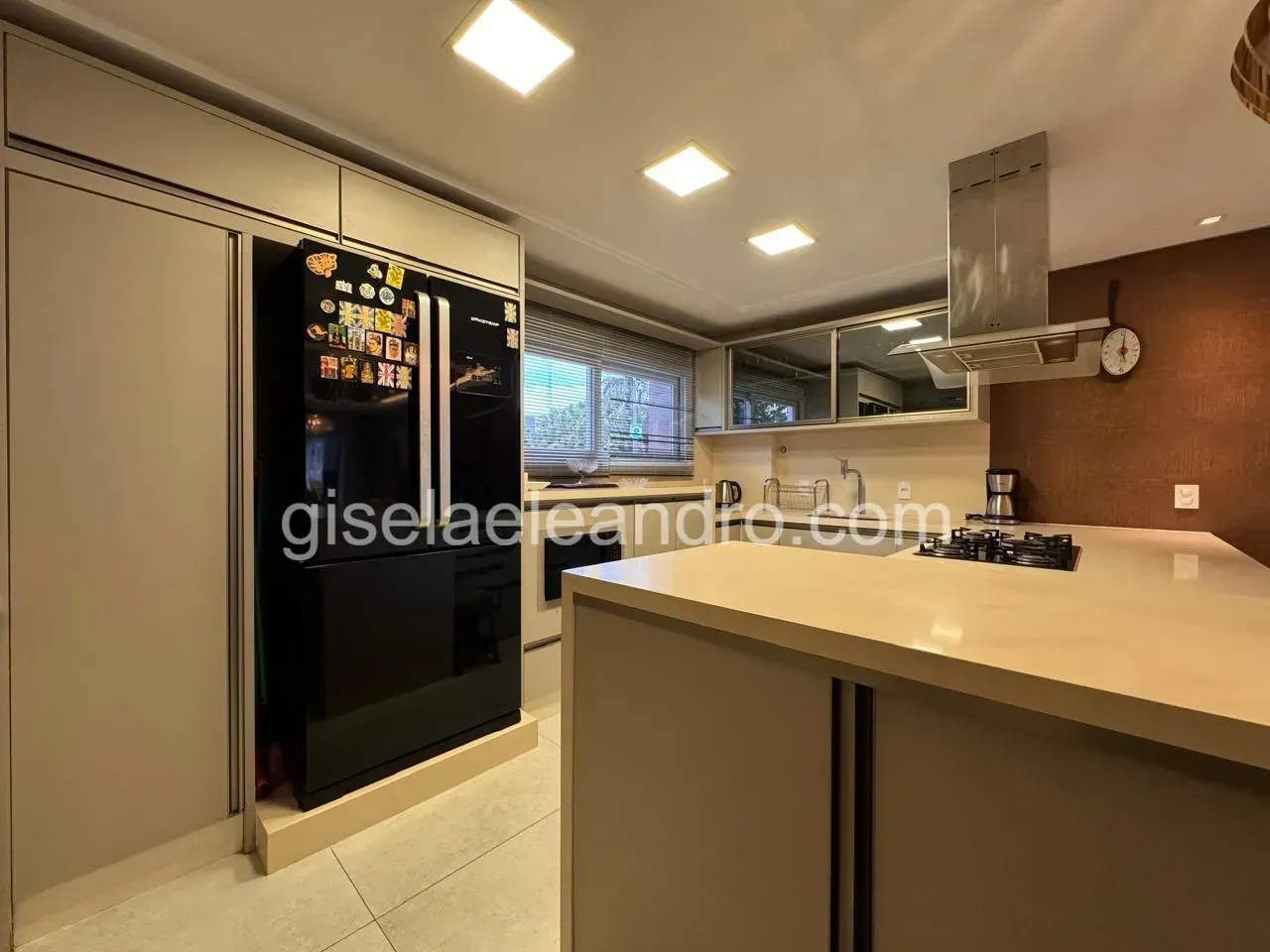 Furnished house with 5 bedrooms and open kitchen — photo 3