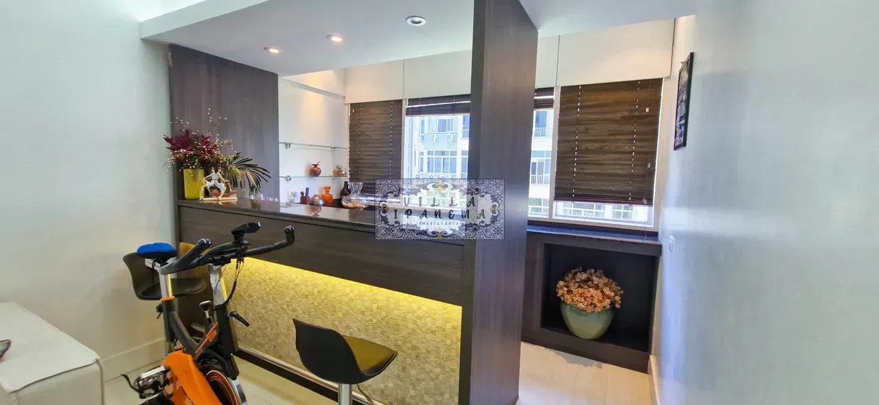 2-bedroom apartment with balcony and floor-to-ceiling windows — photo 2