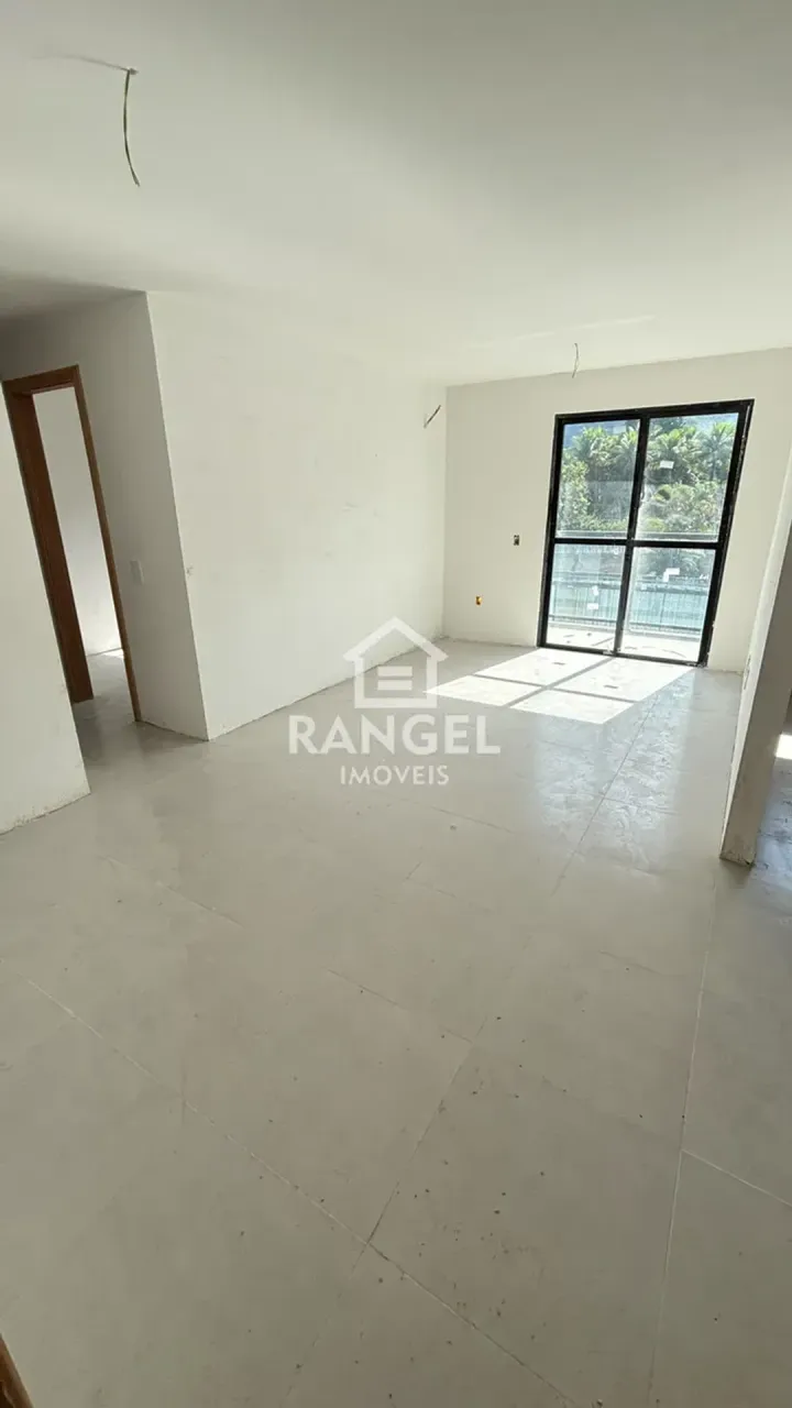 Apartamento sem mobília com 2 quartos e varanda — photo 2