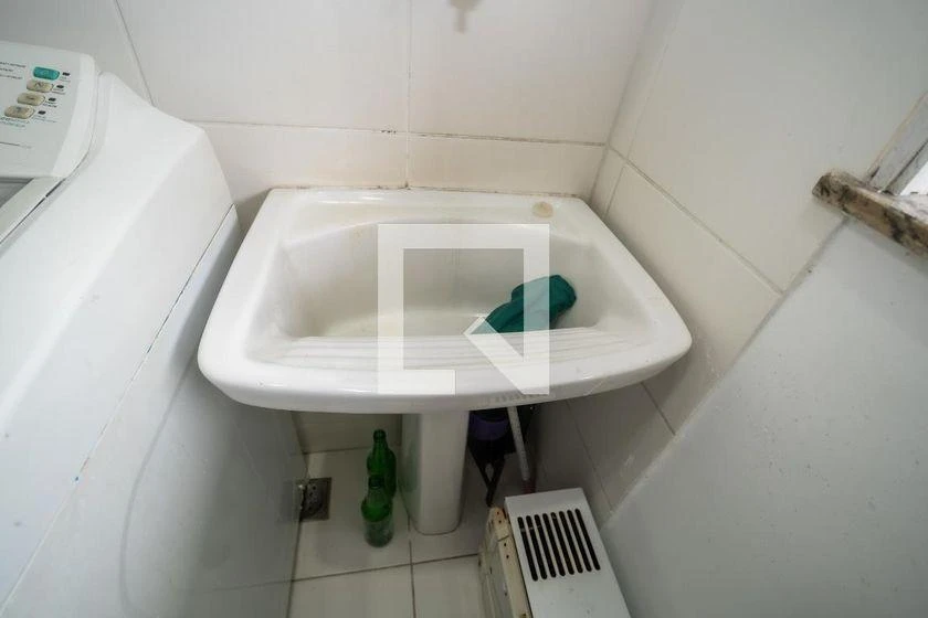 Apartamento mobiliado com 2 quartos e varanda — photo 2