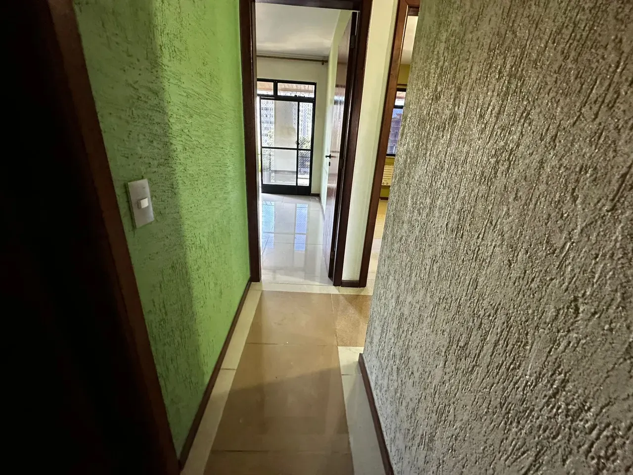 4-bedroom apartment with glassed-in balcony — photo 17