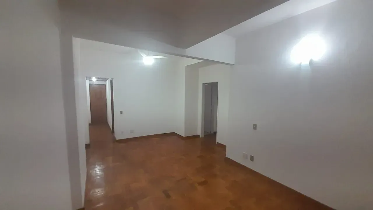 Apartamento com 2 quartos e box no banheiro — photo 4
