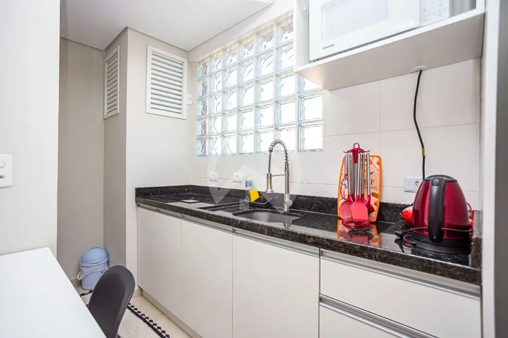 Furnished 1-bedroom apartment with fitted kitchen cabinets — photo 5