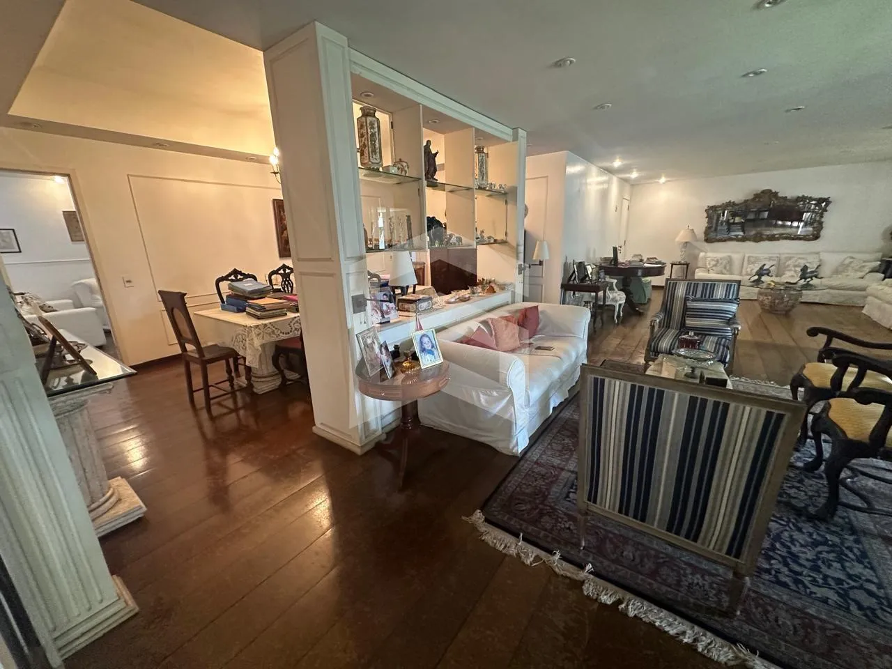 Furnished apartment, 252 m², with a walk-in closet — photo 16