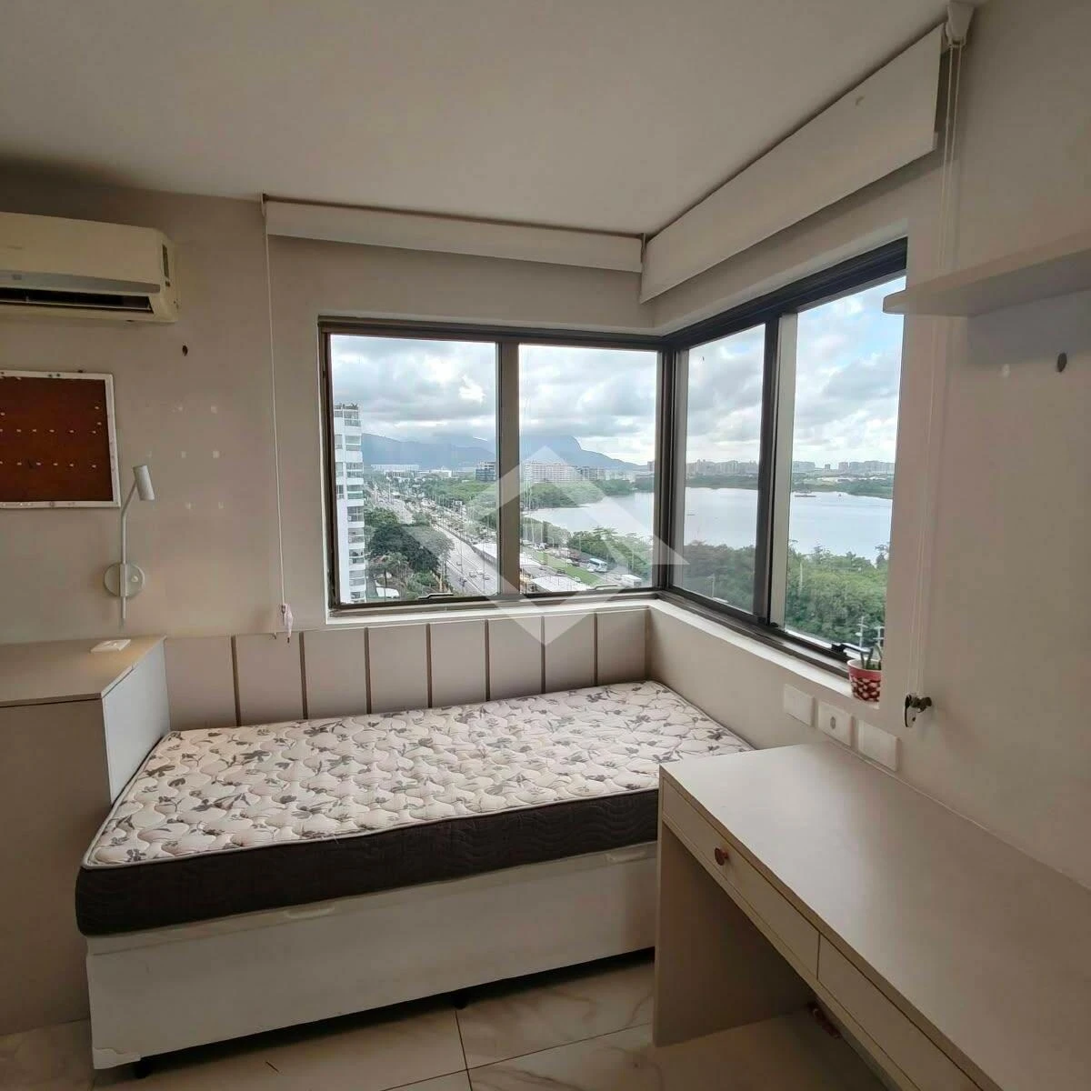 4-bedroom apartment with glassed-in balcony — photo 9