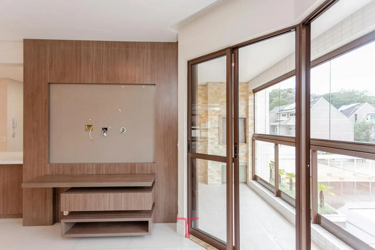 3-bedroom apartment in a building with a pool — photo 9