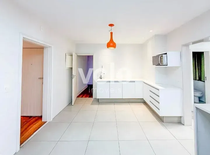 260 m² apartment with 3 bedrooms and 4 bathrooms — photo 14