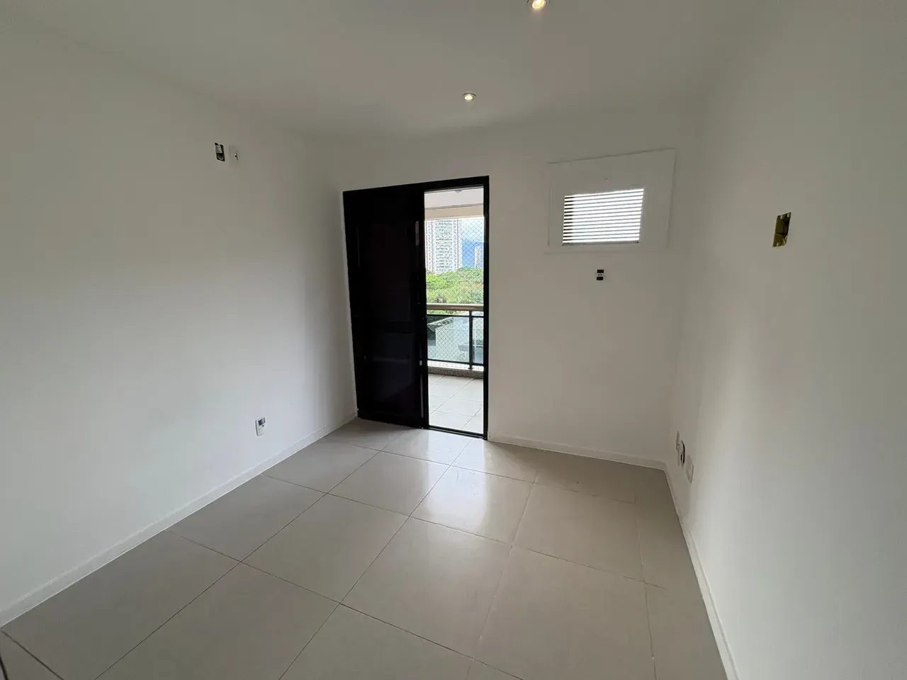 2-bedroom apartment with 3 bathrooms and a pool in the building — photo 6