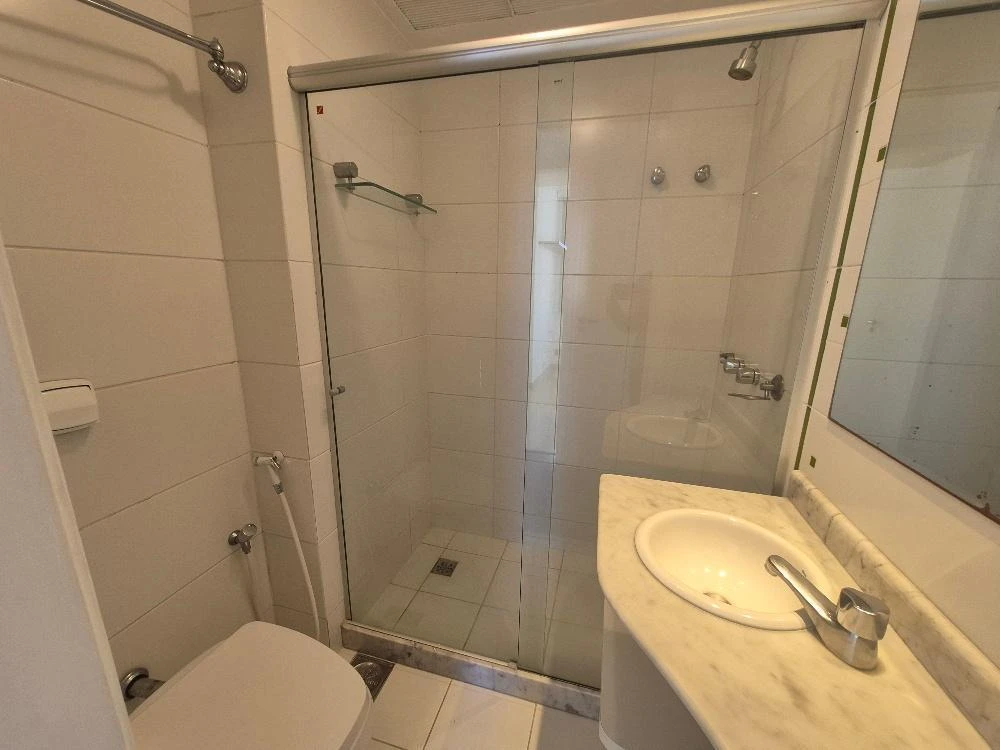 3-bedroom apartment with a mountain view in Rio de Janeiro — photo 7