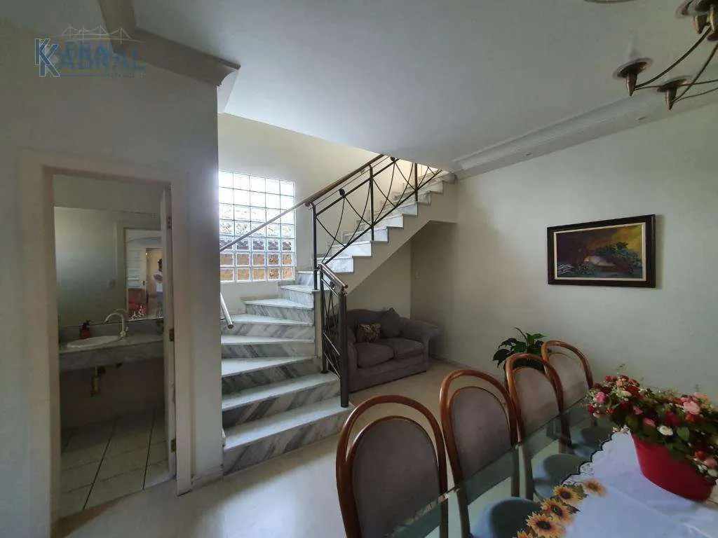House with open-plan kitchen and private garden — photo 7