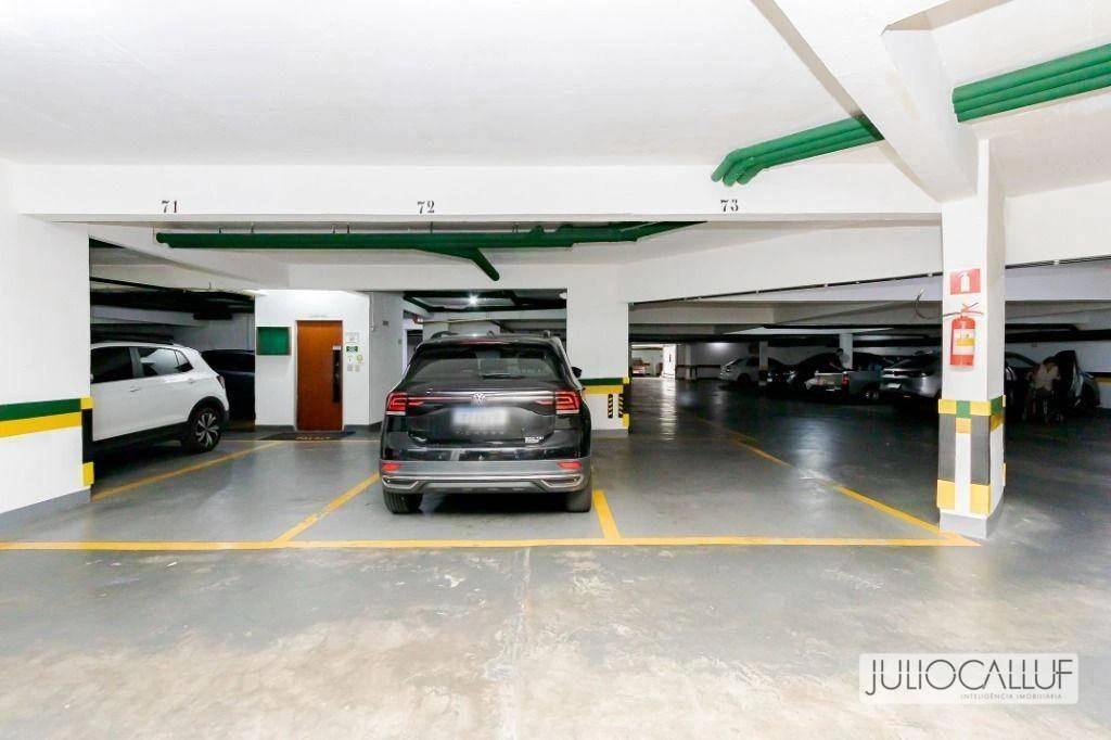 Застеклённый балкон и 3 спальни: квартира 151 м² — photo 11