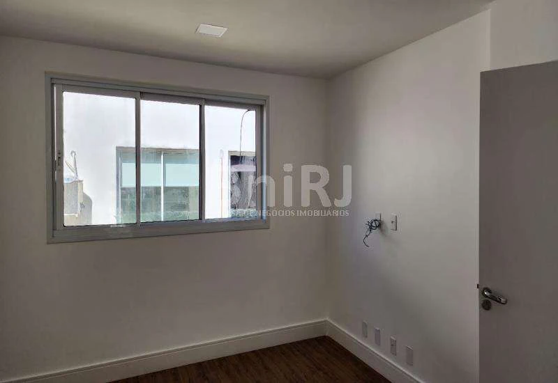 House with 6 bedrooms and 500 m² with 2 parking spaces — photo 16