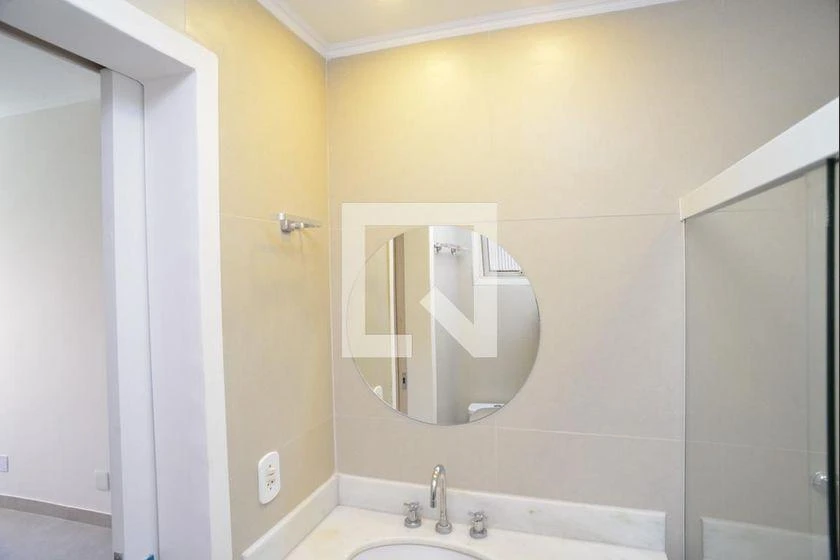2-bedroom apartment in a building with a gym — photo 18