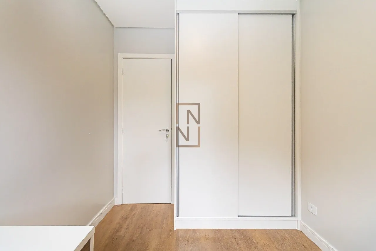 Apartamento de 2 dormitorios con cocina abierta y balcón — photo 8
