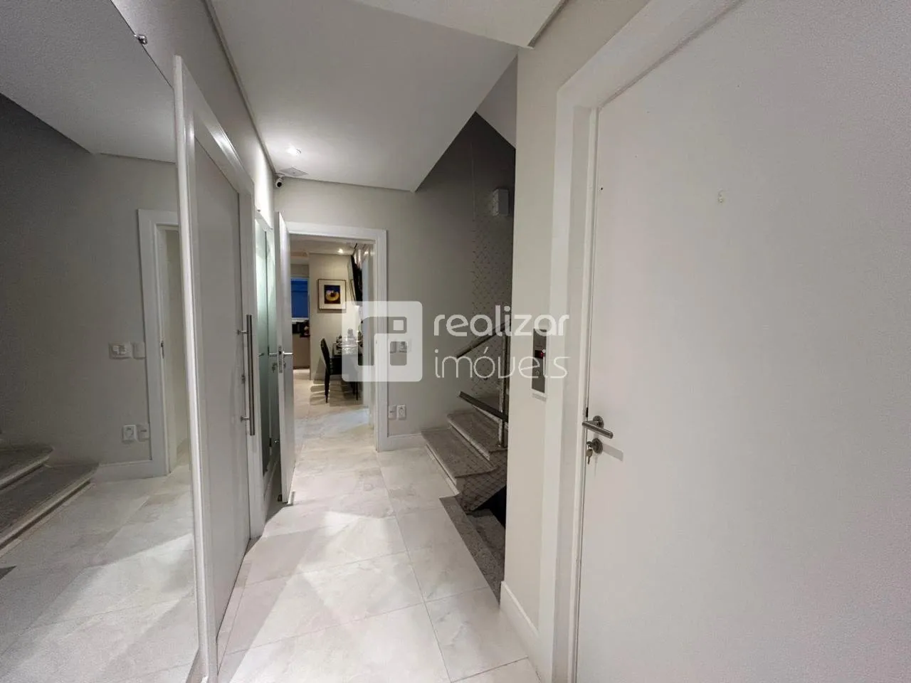 House with 7 bedrooms and a private garden — photo 20